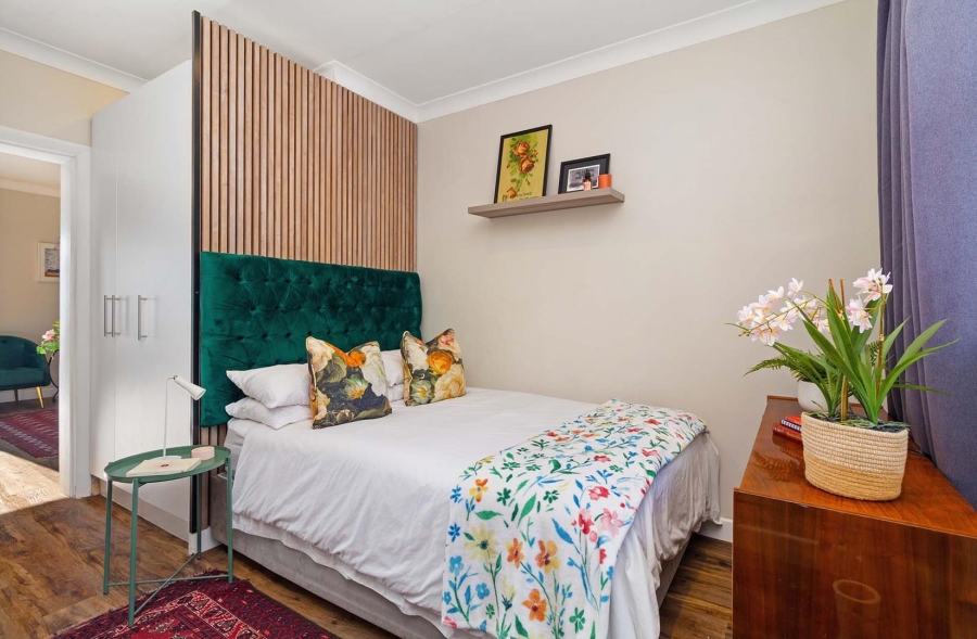 1 Bedroom Property for Sale in Vredehoek Western Cape